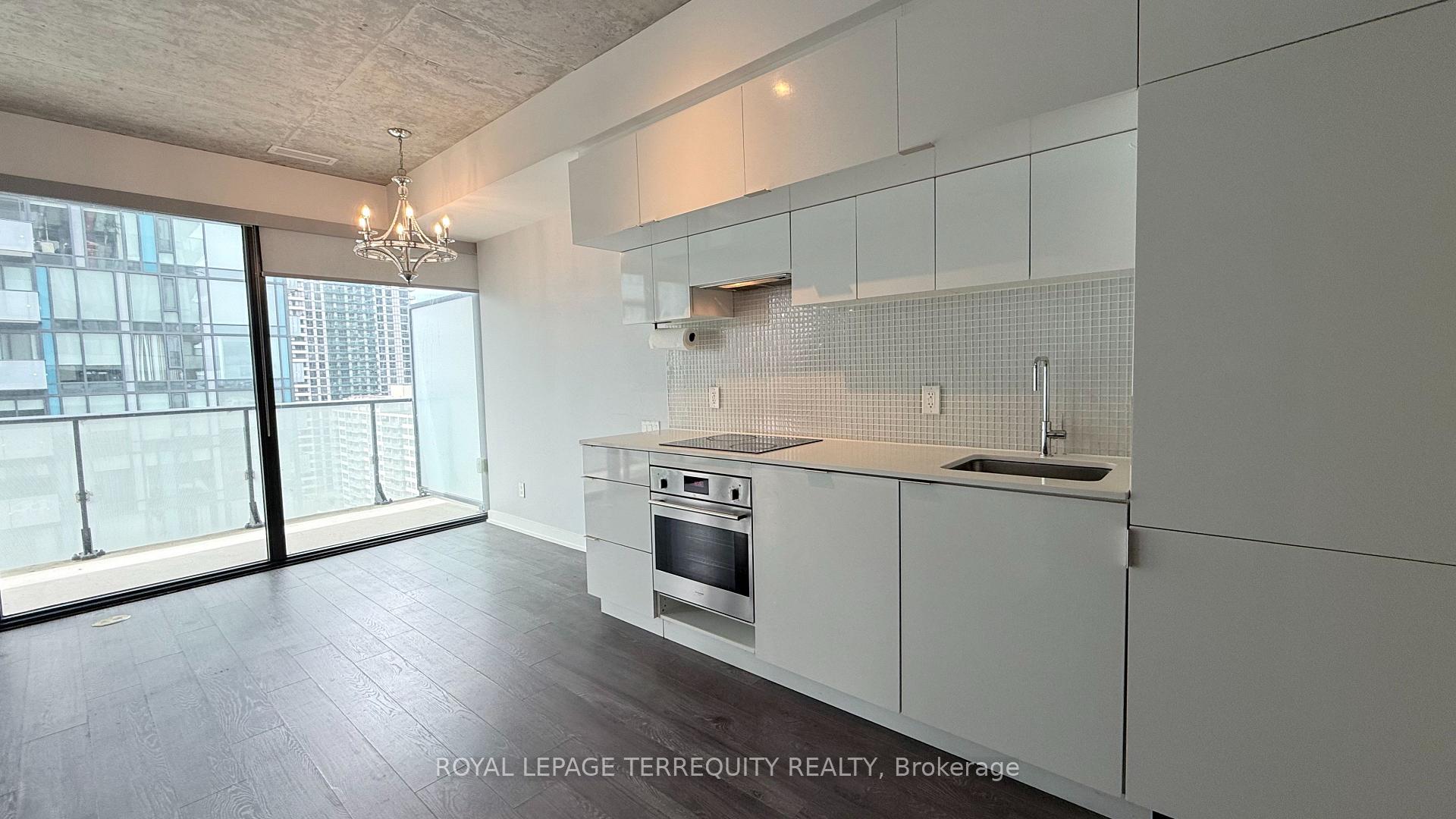 Photo 7 of Unit 1502, 185 Roehampton Avenue, Toronto, Mount Pleasant West — HOMEH