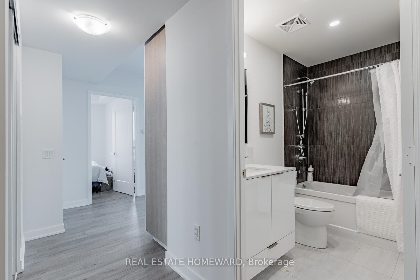 Photo 11 of Unit 3907, 28 Freeland St. Street, Toronto, Waterfront Communities — HOMEH