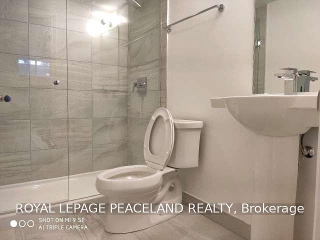 Photo 9 of 19 Frank Charlton Avenue, Markham, Unionville — HOMEH