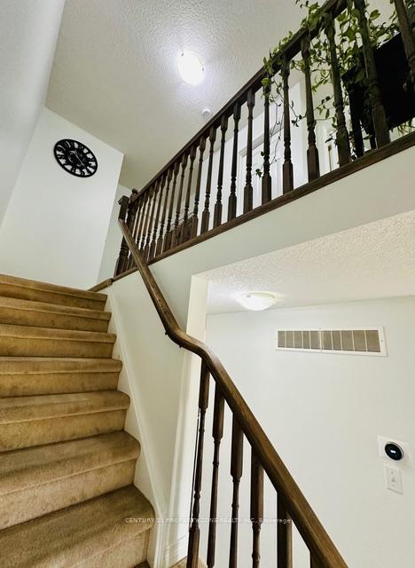 Photo 10 of 1369 countrystone Drive, Kitchener, Highland West — HOMEH