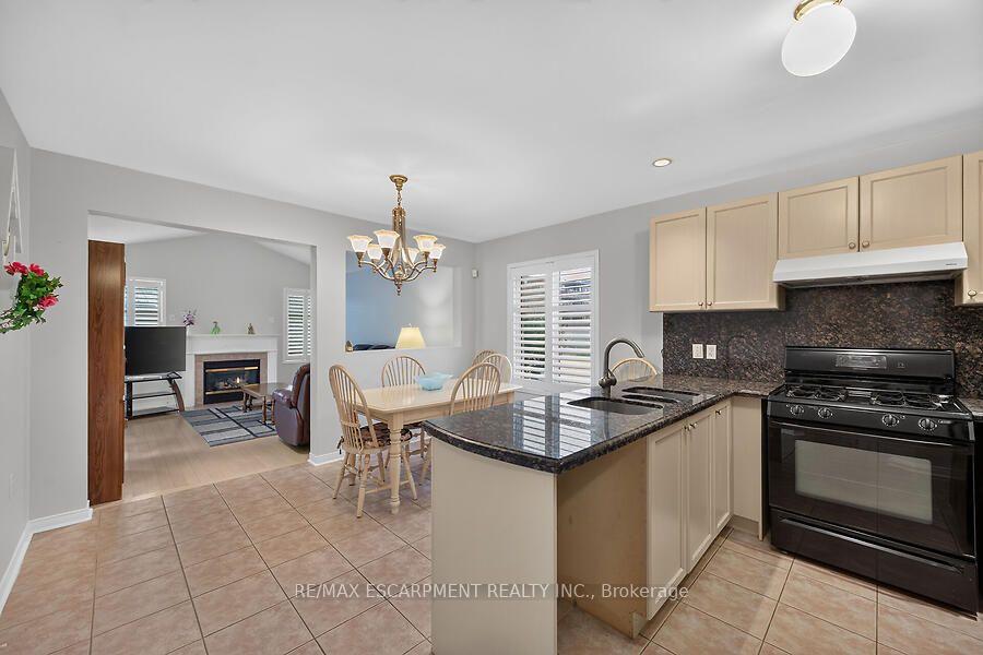 Photo 6 of 166 Toby Crescent, Hamilton, Huntington — HOMEH