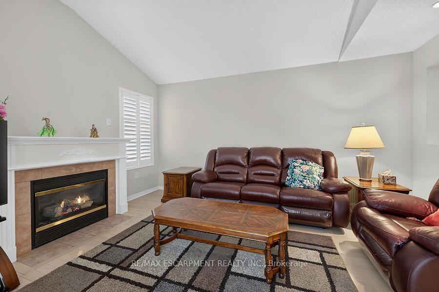 Photo 11 of 166 Toby Crescent, Hamilton, Huntington — HOMEH