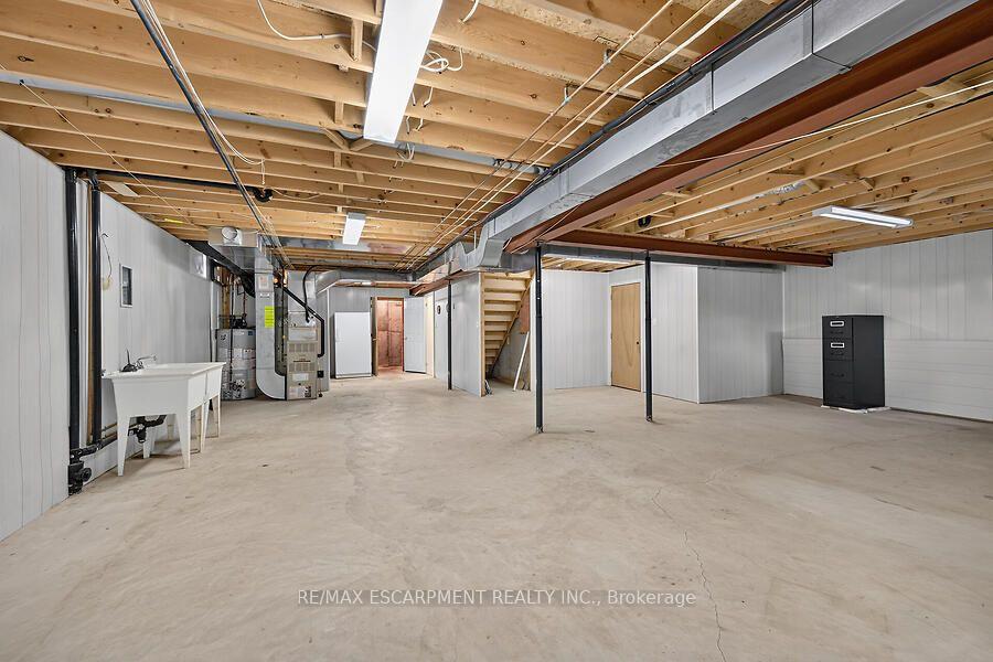 Photo 20 of 166 Toby Crescent, Hamilton, Huntington — HOMEH