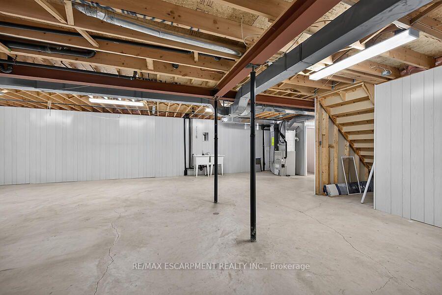 Photo 21 of 166 Toby Crescent, Hamilton, Huntington — HOMEH
