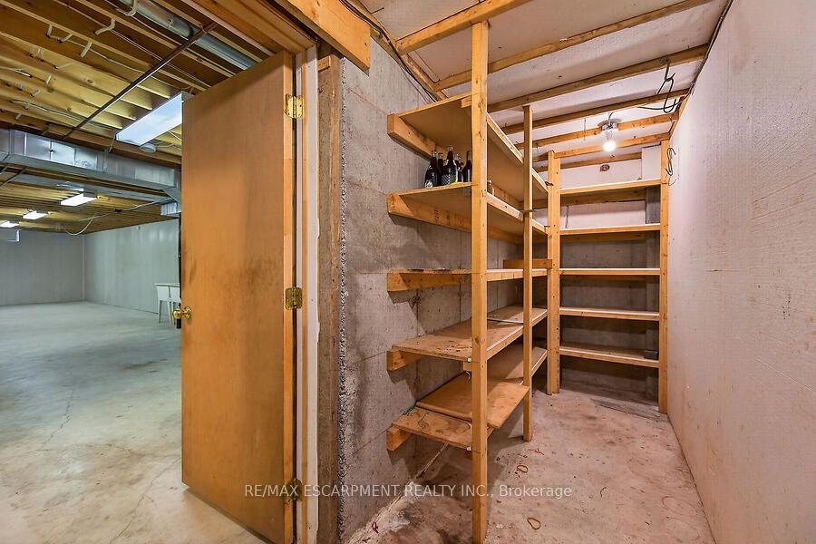 Photo 23 of 166 Toby Crescent, Hamilton, Huntington — HOMEH