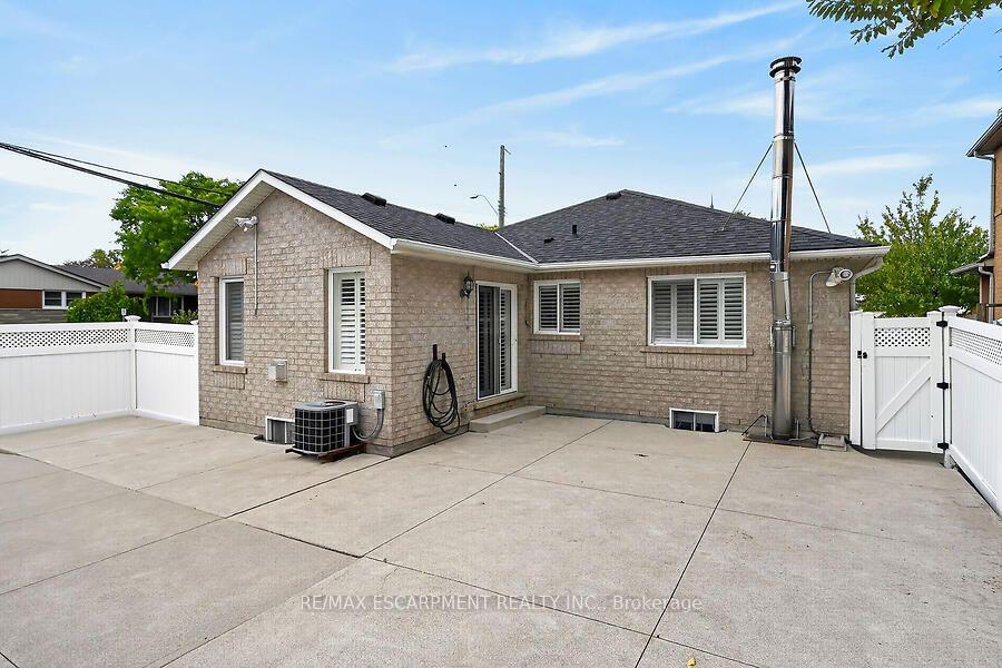 Photo 25 of 166 Toby Crescent, Hamilton, Huntington — HOMEH