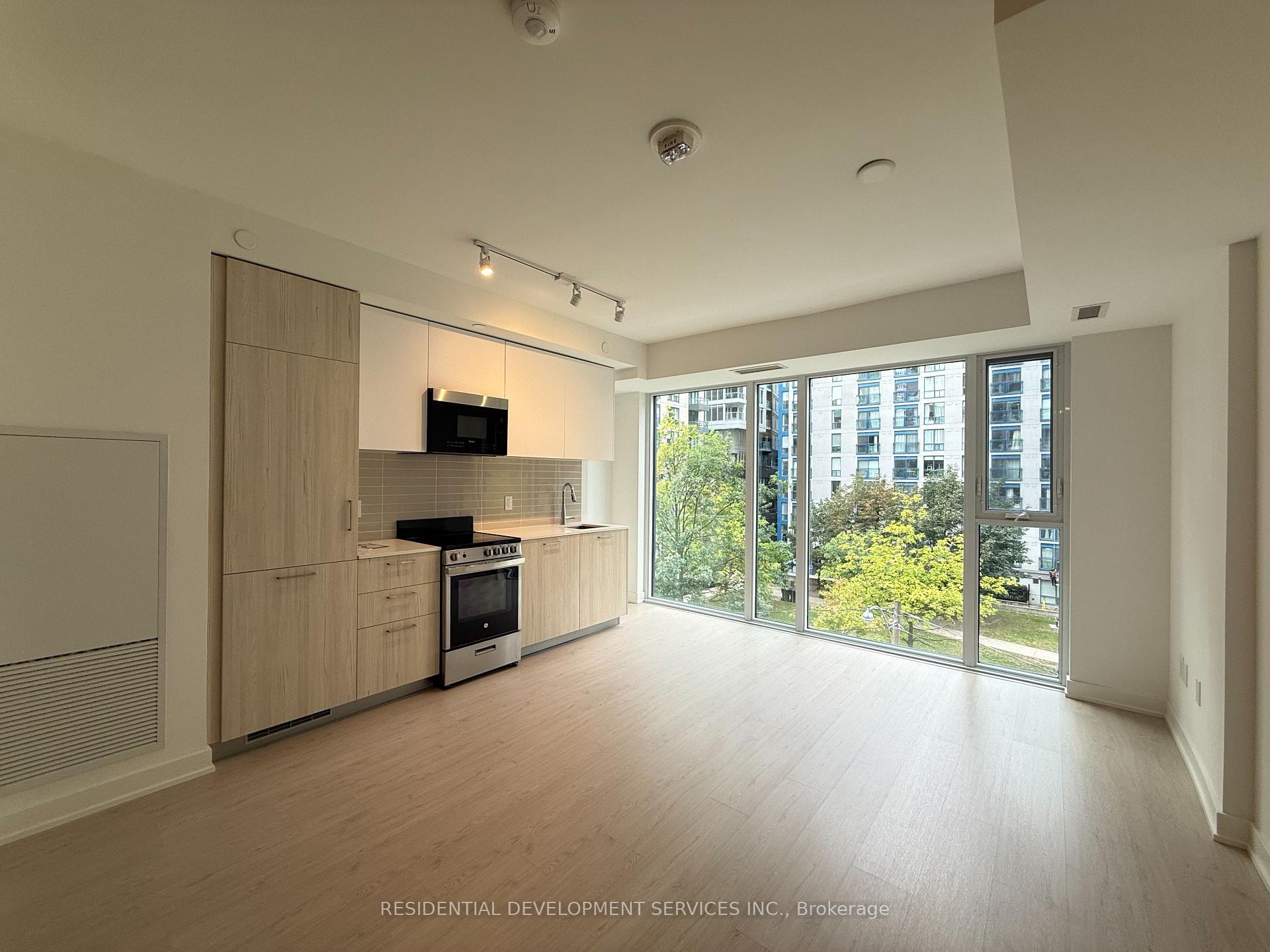 Photo 4 of Unit 408, 65 Mutual Street, Toronto, Church-Yonge Corridor — HOMEH