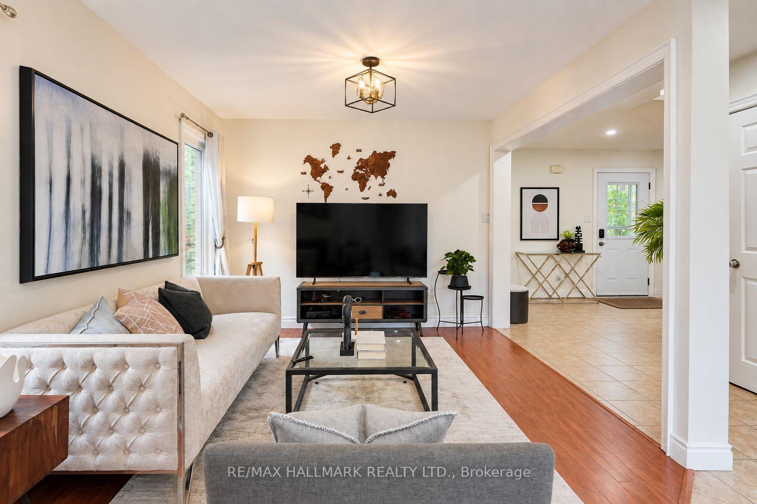 Photo 14 of 14 Crawford Rose Drive, Aurora, Aurora Heights — HOMEH