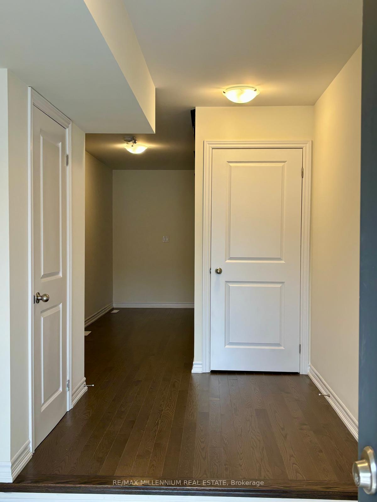 Photo 4 of 39 Griffith Street, Aurora, Bayview Northeast — HOMEH