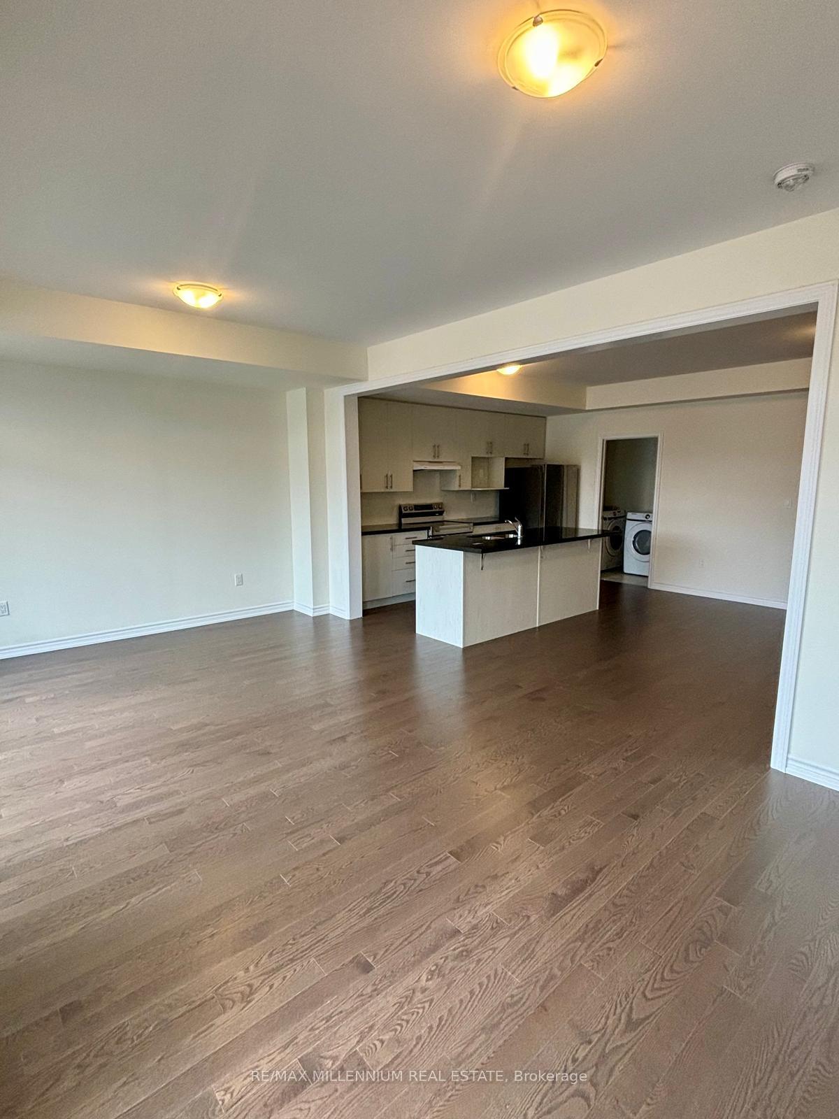 Photo 8 of 39 Griffith Street, Aurora, Bayview Northeast — HOMEH