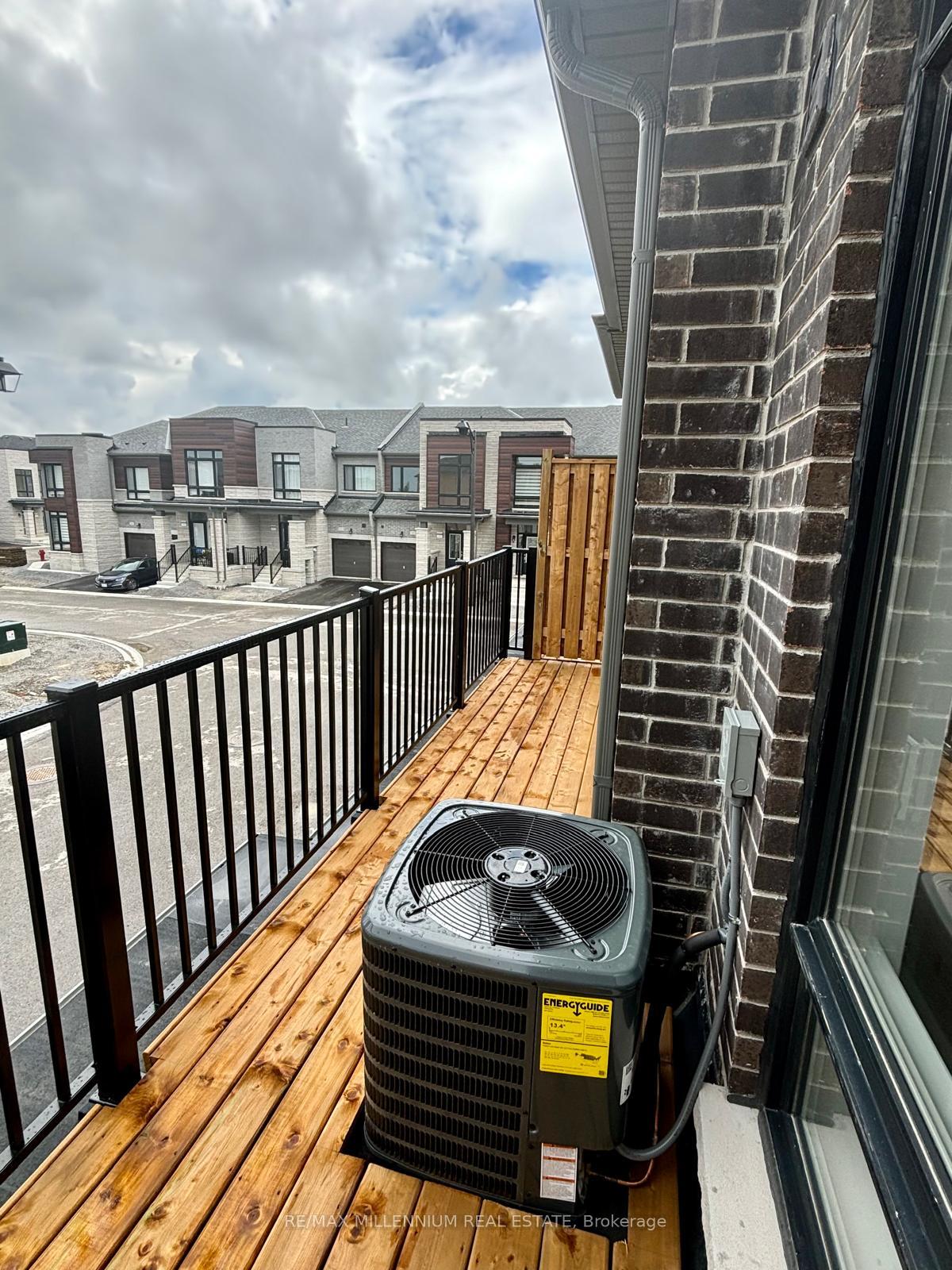 Photo 11 of 39 Griffith Street, Aurora, Bayview Northeast — HOMEH