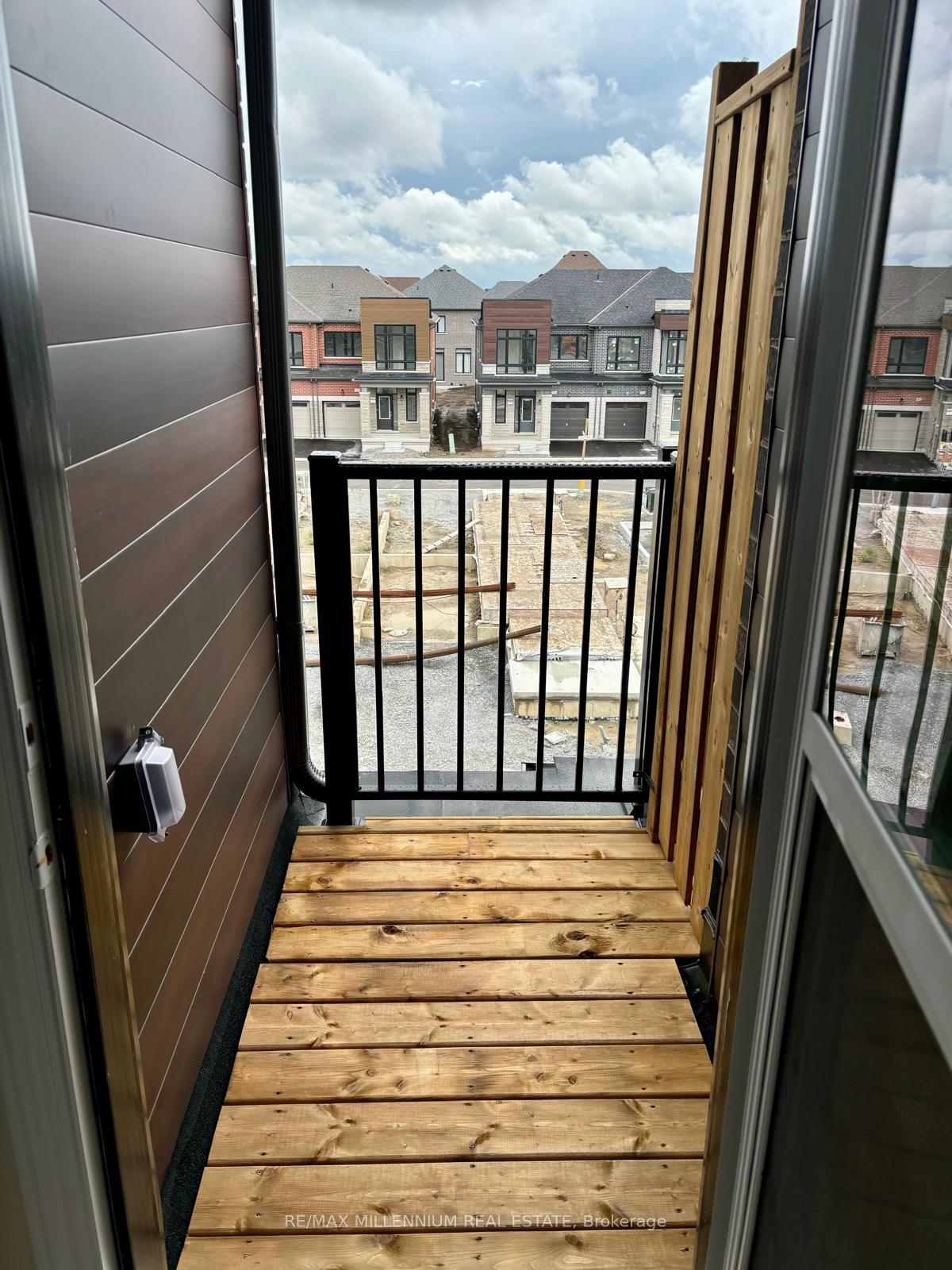 Photo 22 of 39 Griffith Street, Aurora, Bayview Northeast — HOMEH