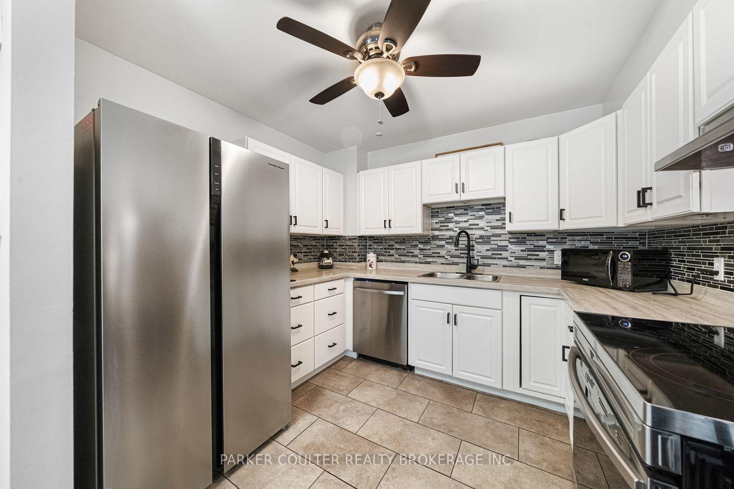 Photo 8 of Unit 412, 126 Bell Farm Road, Barrie, Alliance — HOMEH