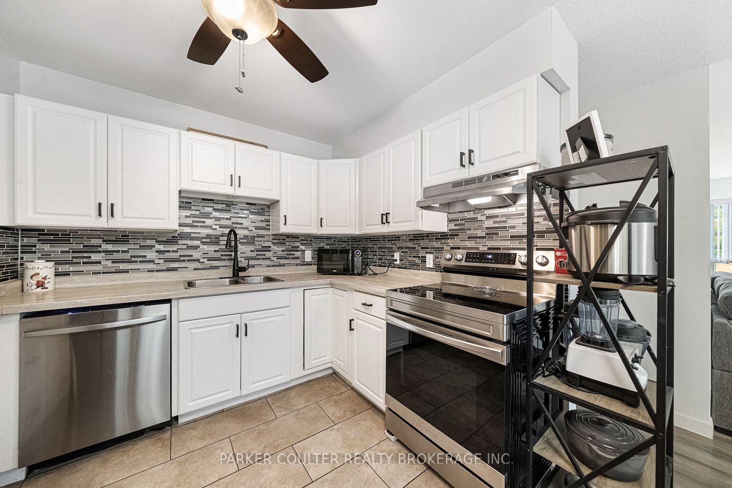 Photo 9 of Unit 412, 126 Bell Farm Road, Barrie, Alliance — HOMEH