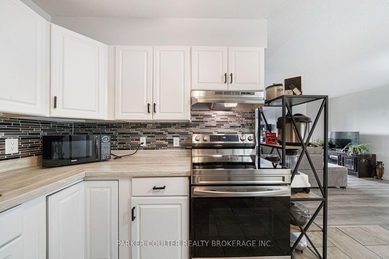 Photo 11 of Unit 412, 126 Bell Farm Road, Barrie, Alliance — HOMEH