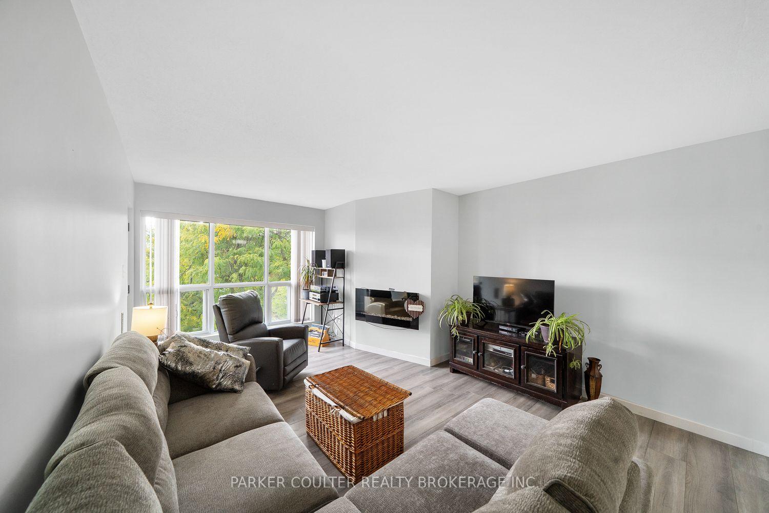 Photo 13 of Unit 412, 126 Bell Farm Road, Barrie, Alliance — HOMEH