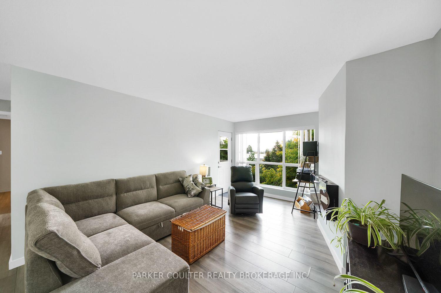 Photo 14 of Unit 412, 126 Bell Farm Road, Barrie, Alliance — HOMEH