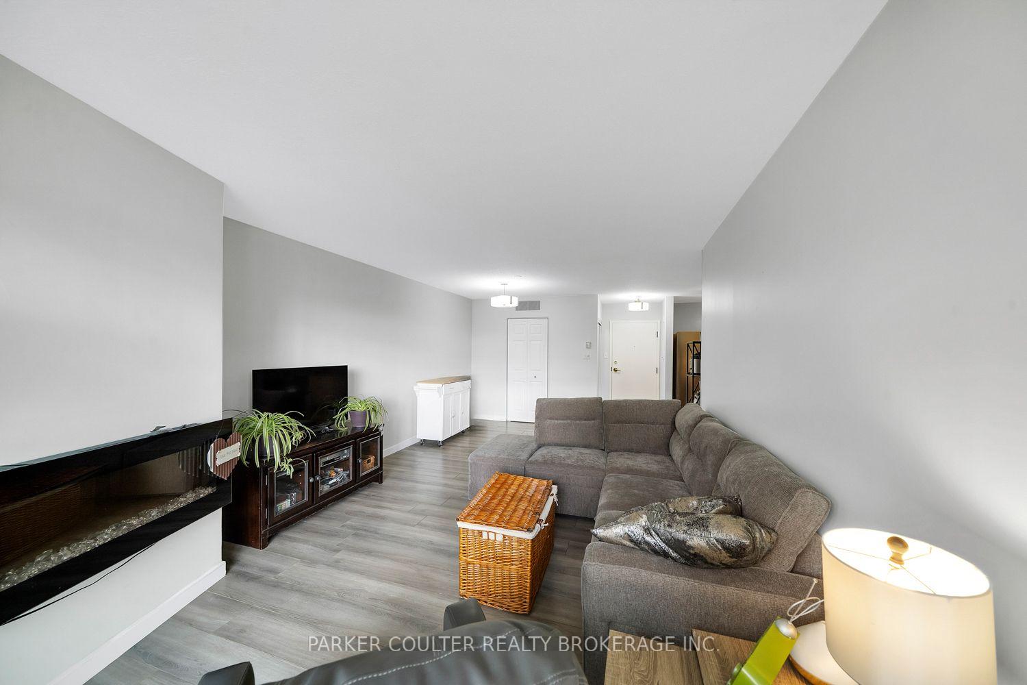 Photo 15 of Unit 412, 126 Bell Farm Road, Barrie, Alliance — HOMEH