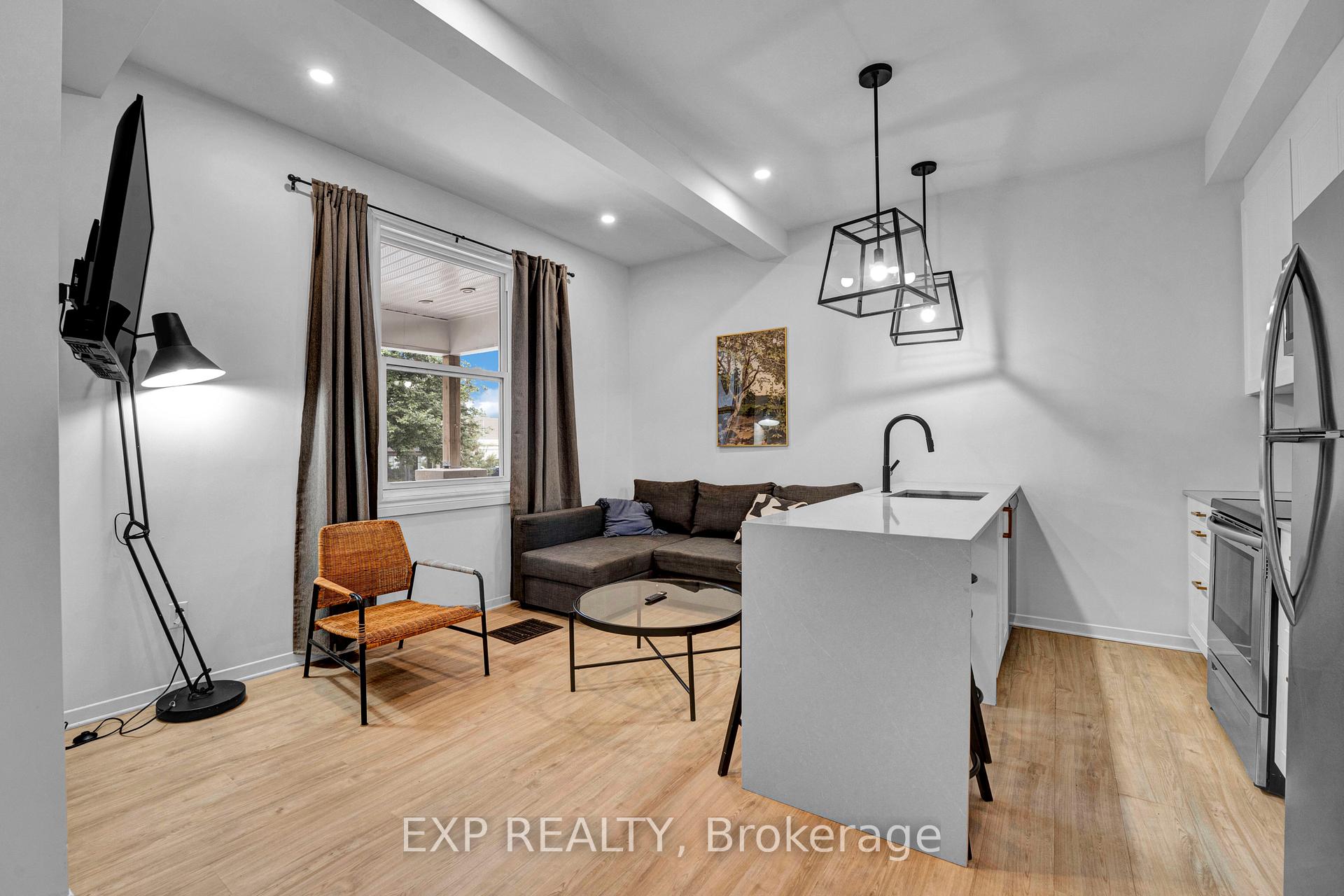 Photo 5 of Unit 2, 327 Catherine Street, Ottawa, Ottawa Centre — HOMEH