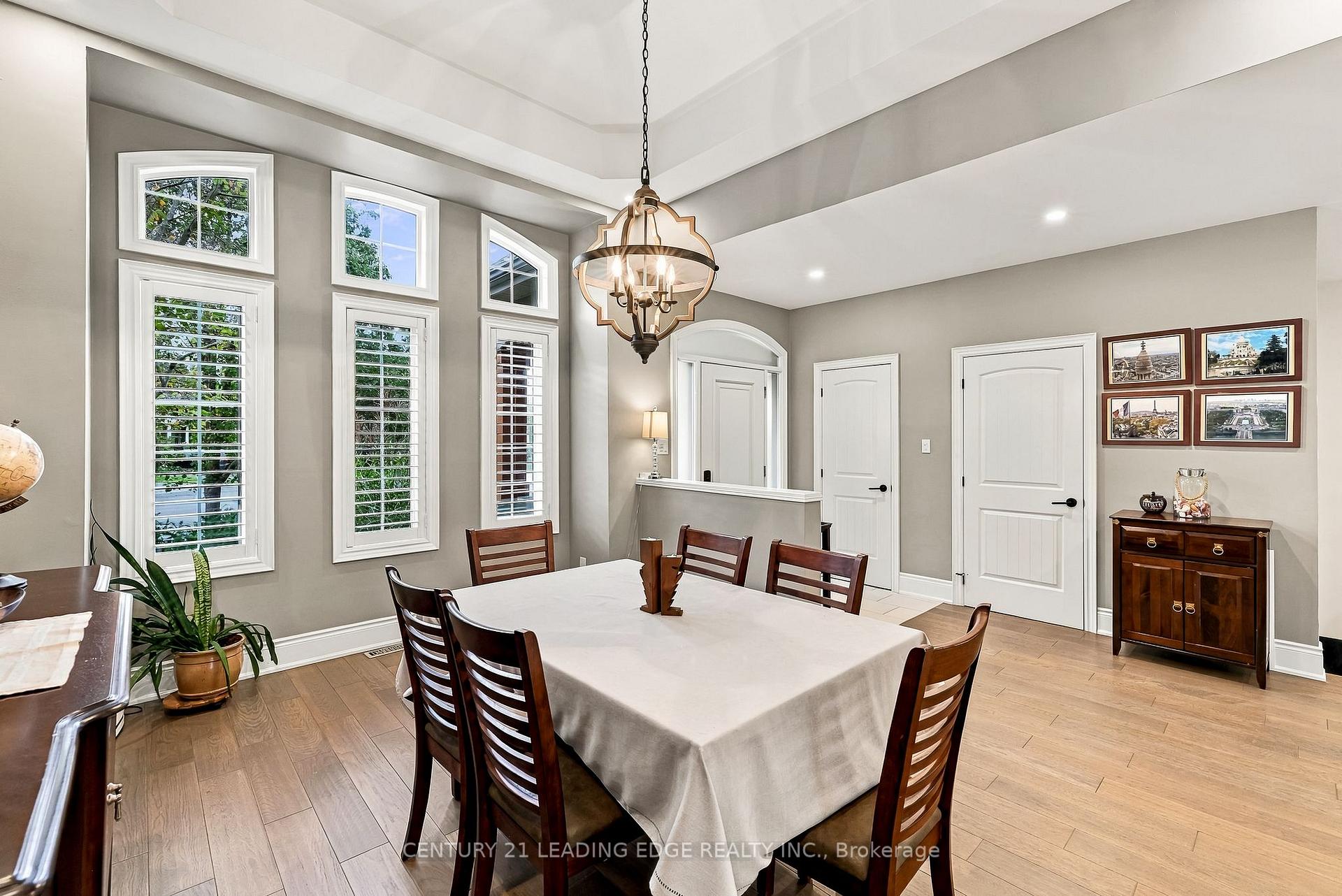 Photo 9 of 12 Coastview Court, Whitby, Port Whitby — HOMEH