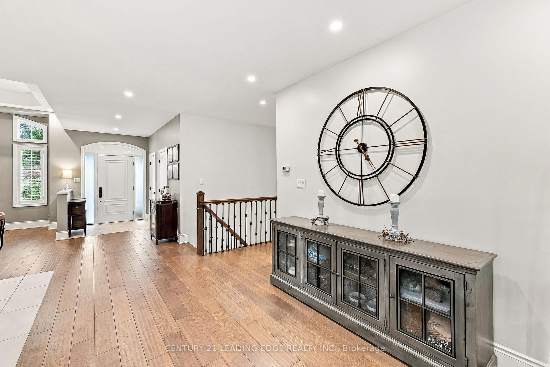 Photo 11 of 12 Coastview Court, Whitby, Port Whitby — HOMEH