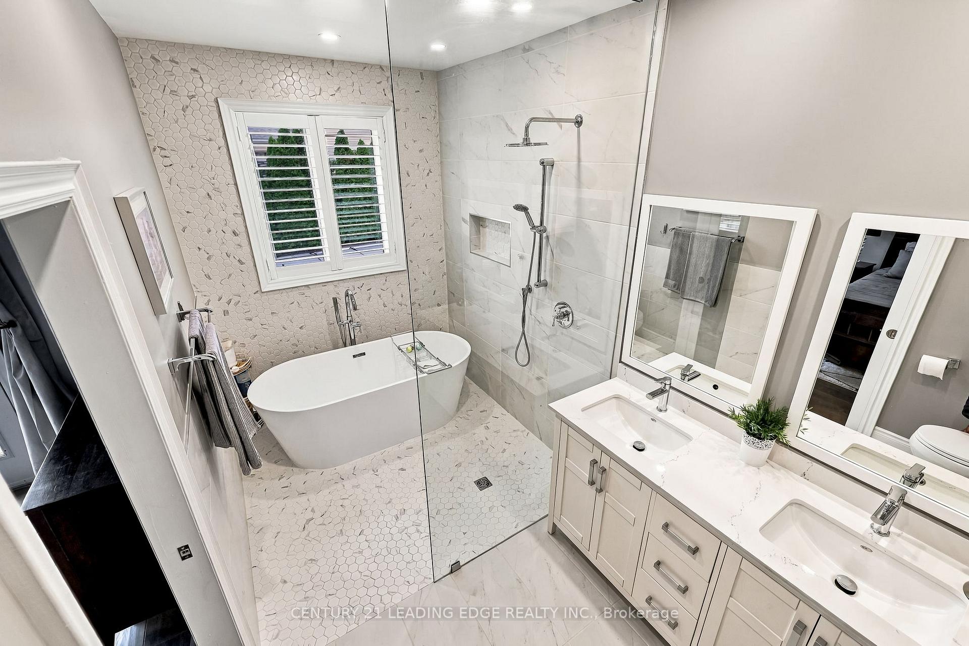 Photo 25 of 12 Coastview Court, Whitby, Port Whitby — HOMEH