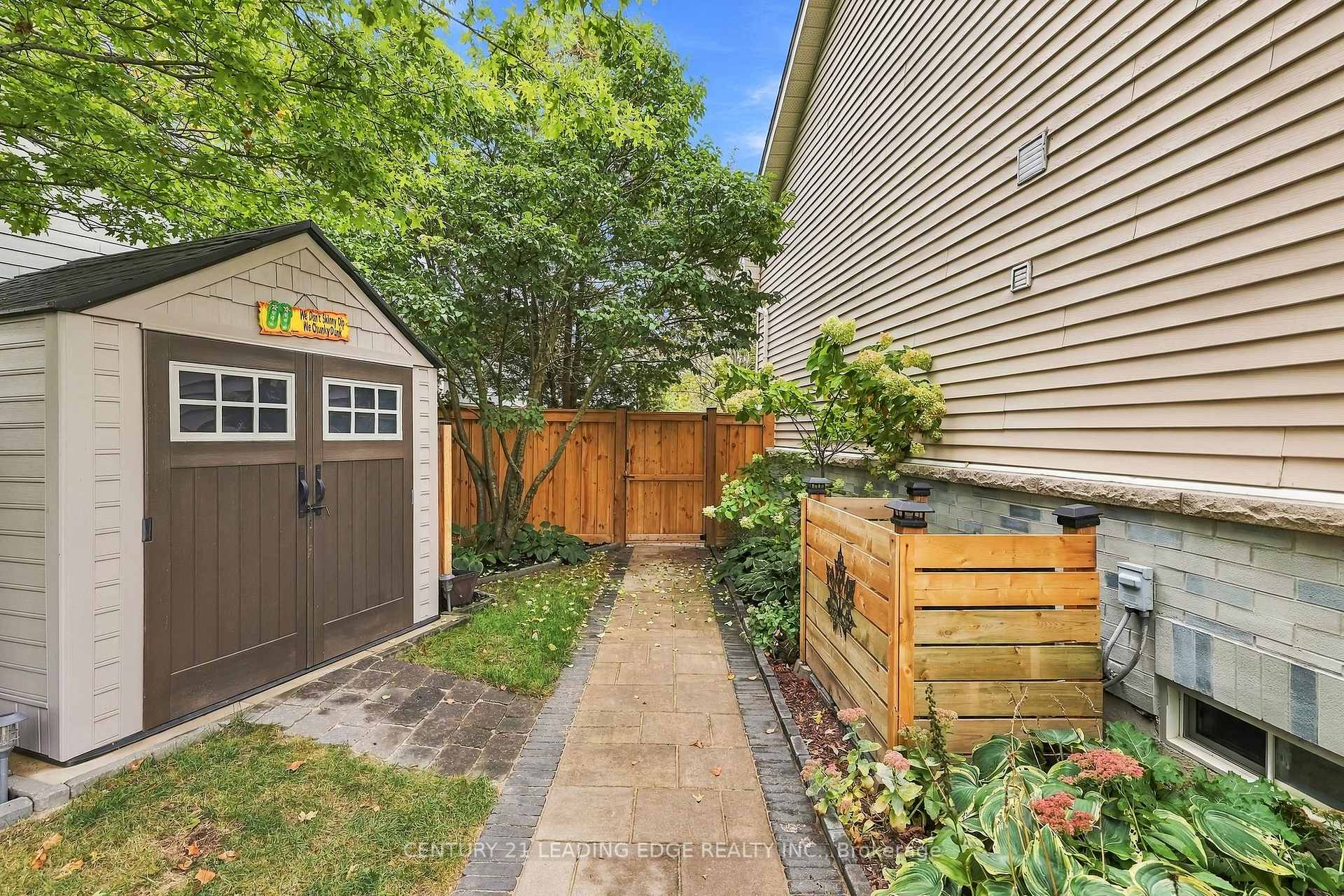 Photo 42 of 12 Coastview Court, Whitby, Port Whitby — HOMEH