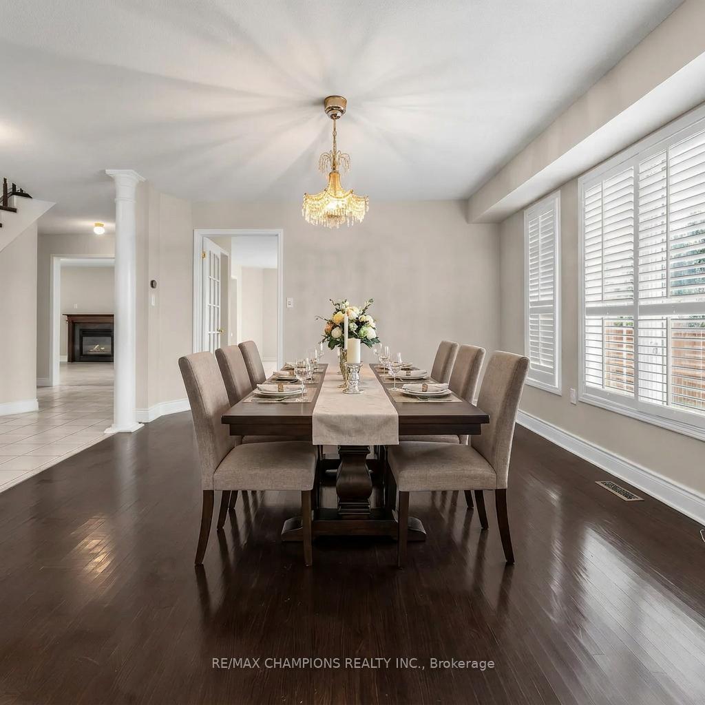 Photo 5 of 1 Cluster Oak Place, Brampton, Sandringham-Wellington — HOMEH