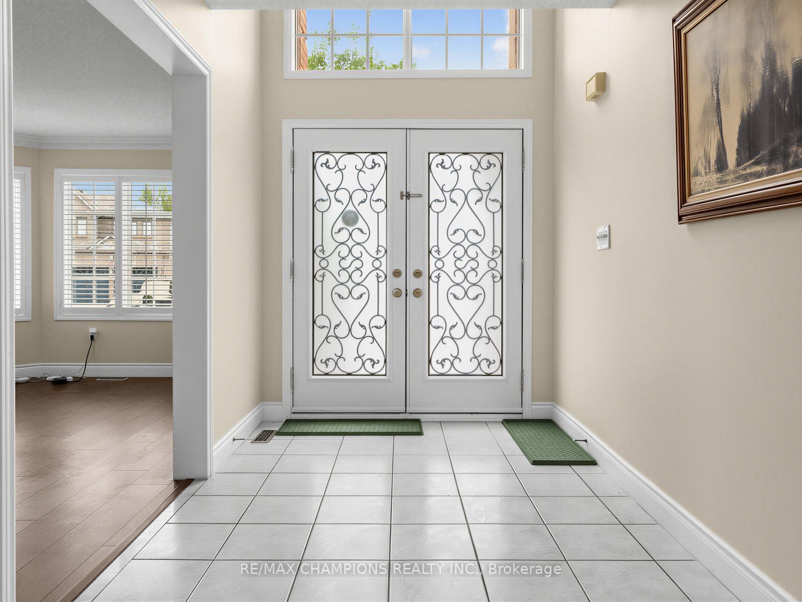 Photo 7 of 1 Cluster Oak Place, Brampton, Sandringham-Wellington — HOMEH