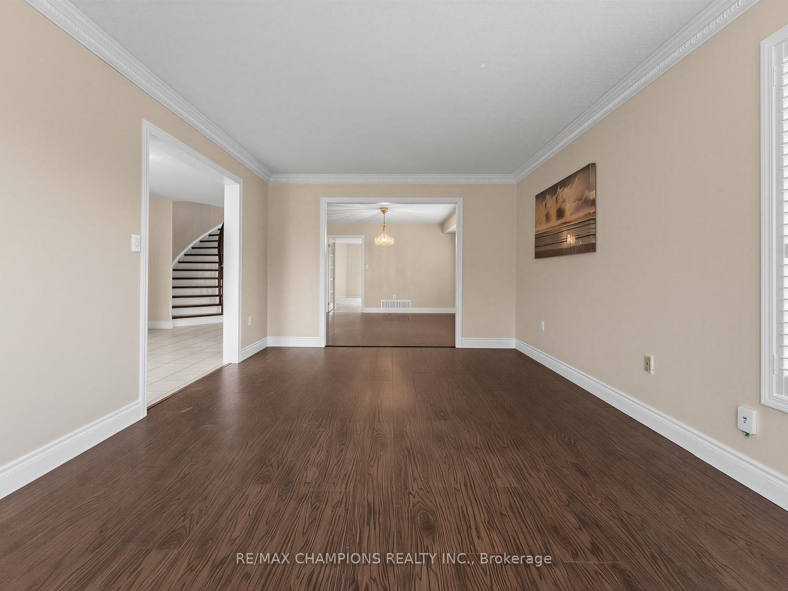 Photo 9 of 1 Cluster Oak Place, Brampton, Sandringham-Wellington — HOMEH