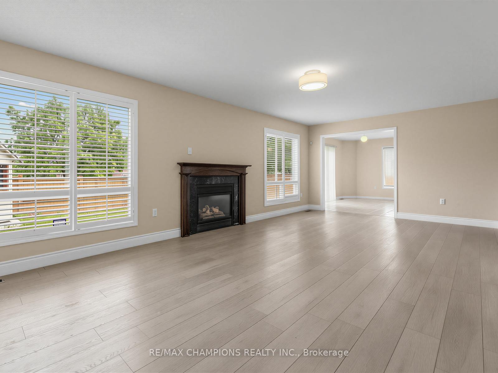 Photo 17 of 1 Cluster Oak Place, Brampton, Sandringham-Wellington — HOMEH
