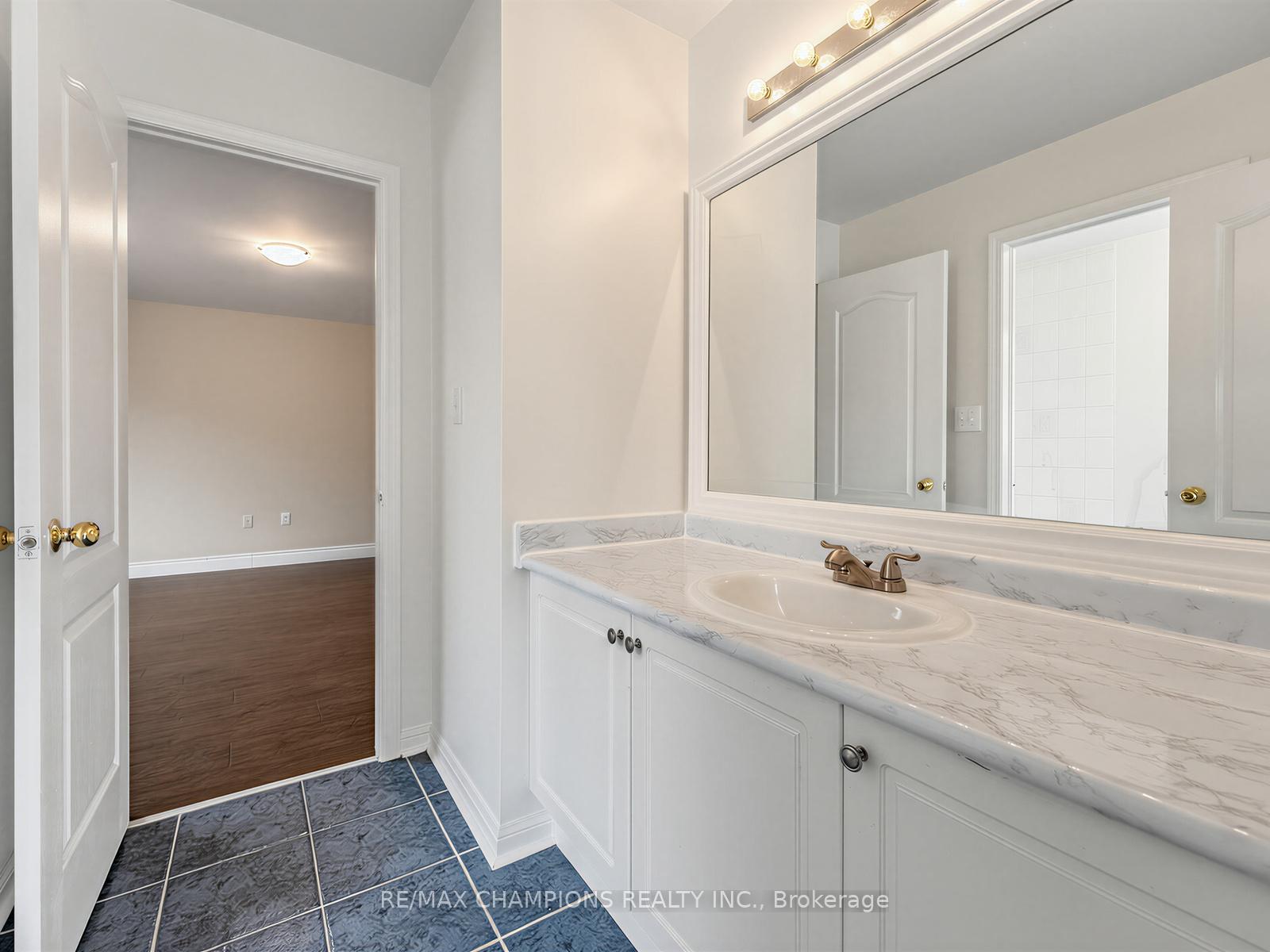 Photo 30 of 1 Cluster Oak Place, Brampton, Sandringham-Wellington — HOMEH