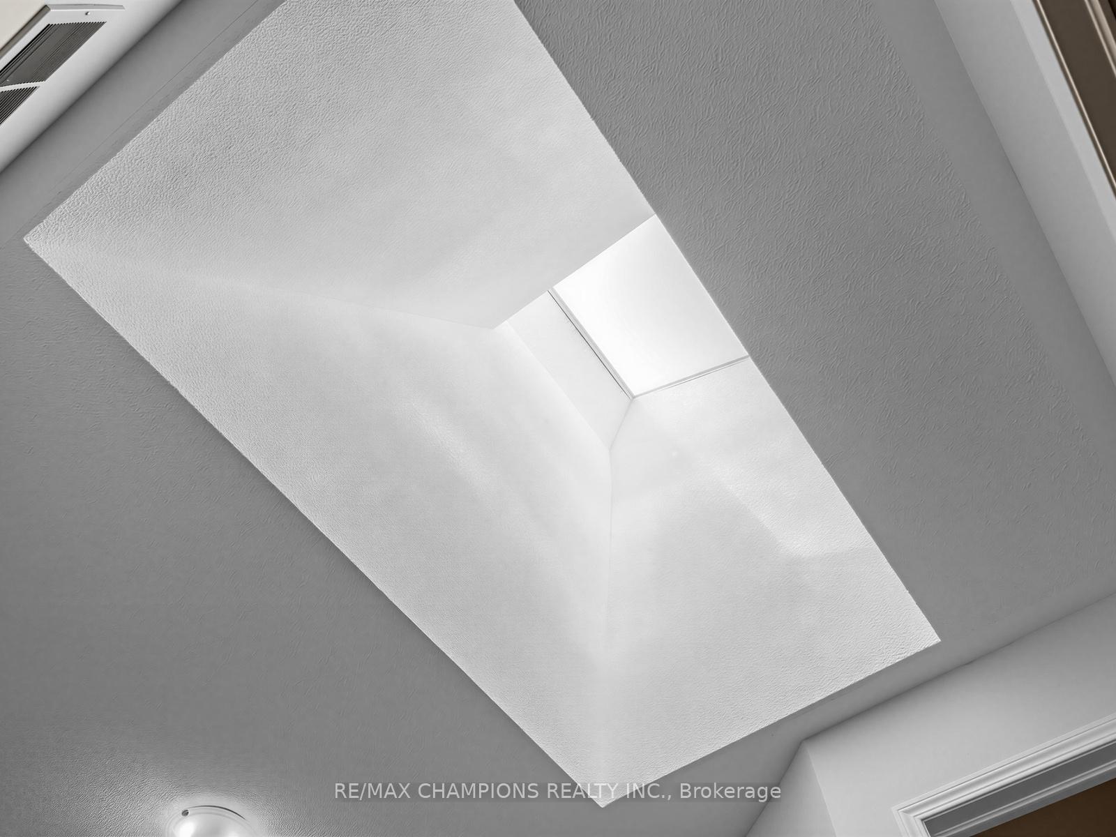 Photo 33 of 1 Cluster Oak Place, Brampton, Sandringham-Wellington — HOMEH