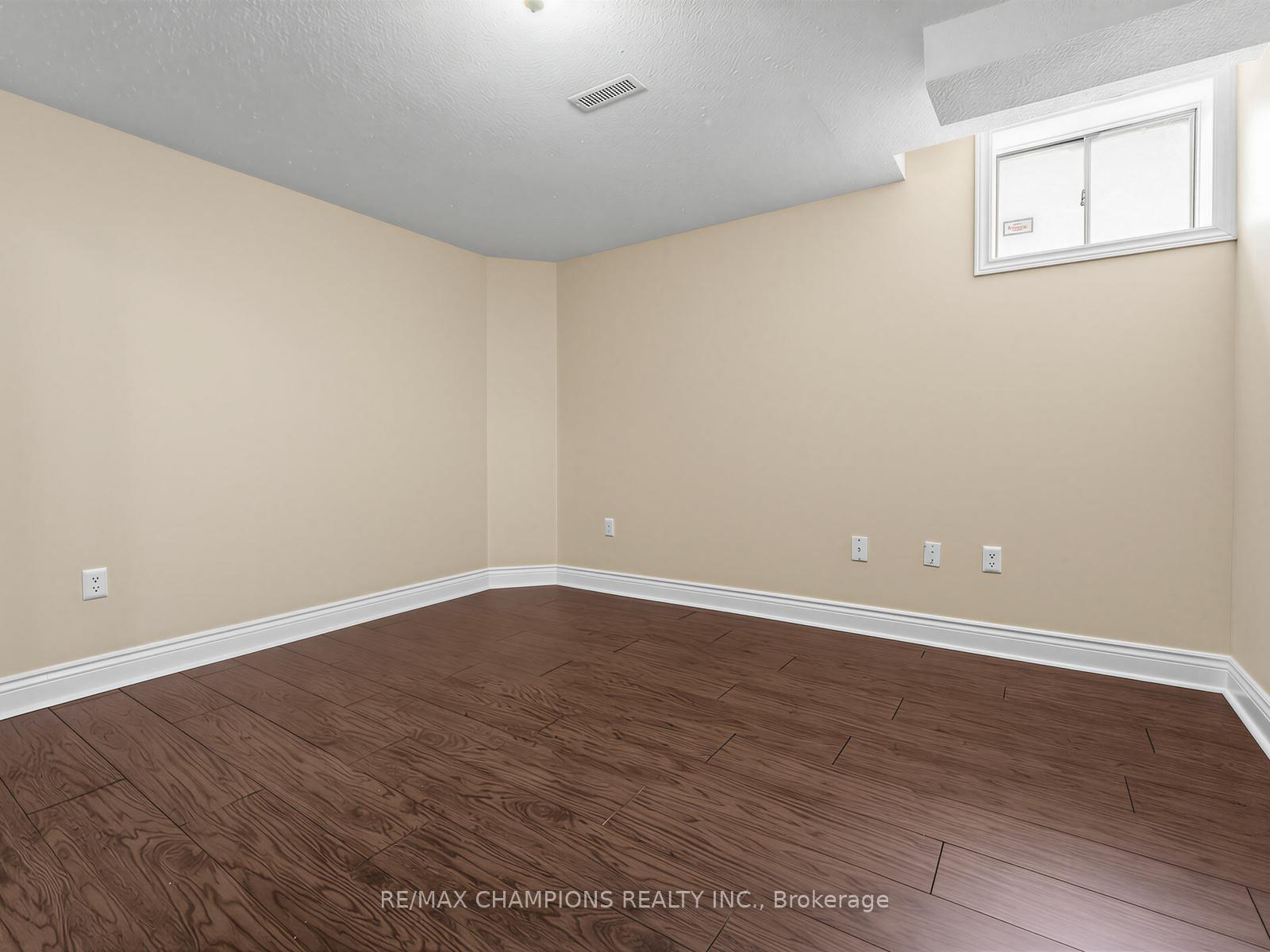 Photo 36 of 1 Cluster Oak Place, Brampton, Sandringham-Wellington — HOMEH