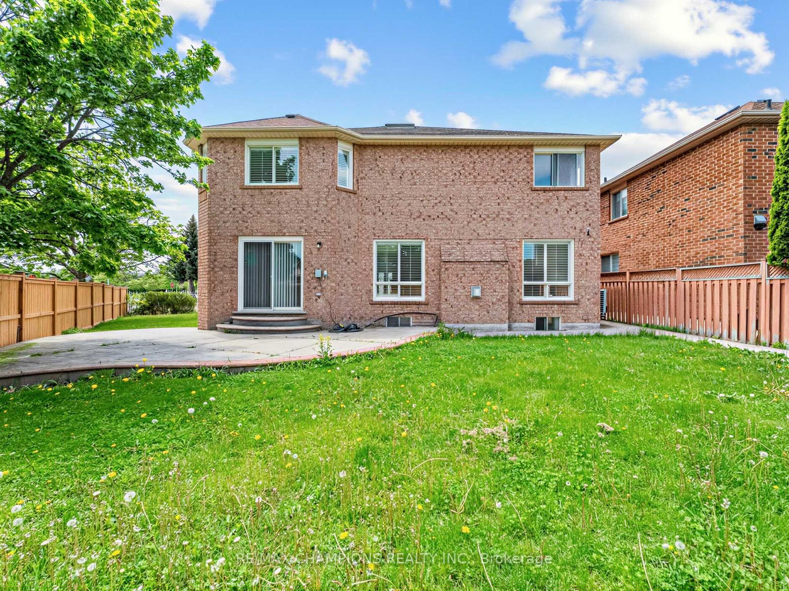 Photo 45 of 1 Cluster Oak Place, Brampton, Sandringham-Wellington — HOMEH