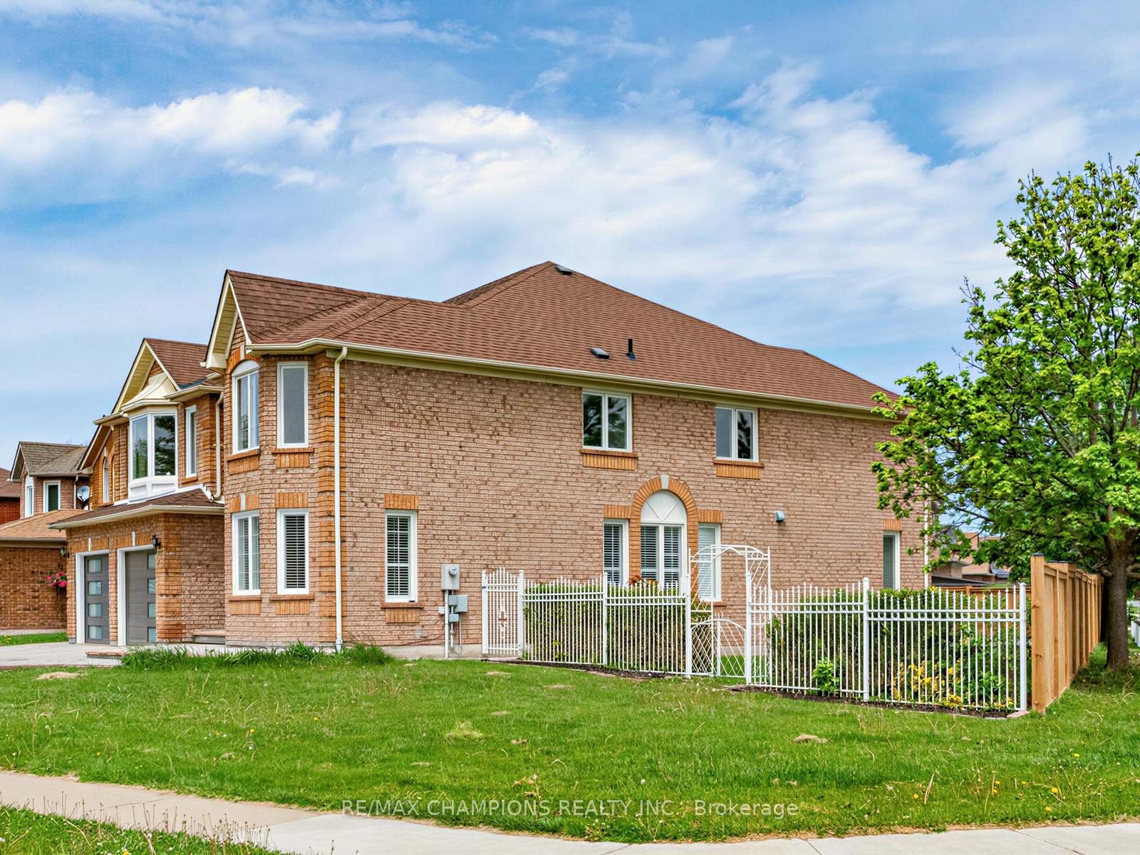 Photo 46 of 1 Cluster Oak Place, Brampton, Sandringham-Wellington — HOMEH