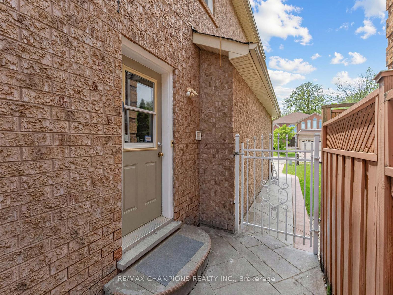 Photo 47 of 1 Cluster Oak Place, Brampton, Sandringham-Wellington — HOMEH
