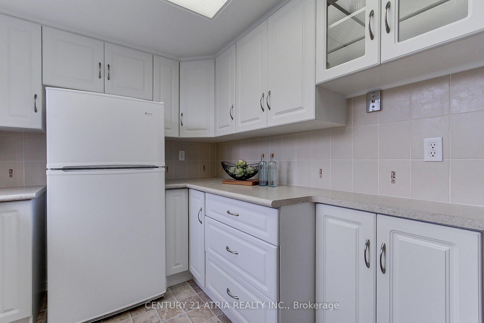 Photo 11 of Unit 309, 270 Davis Drive, Newmarket, Central Newmarket — HOMEH