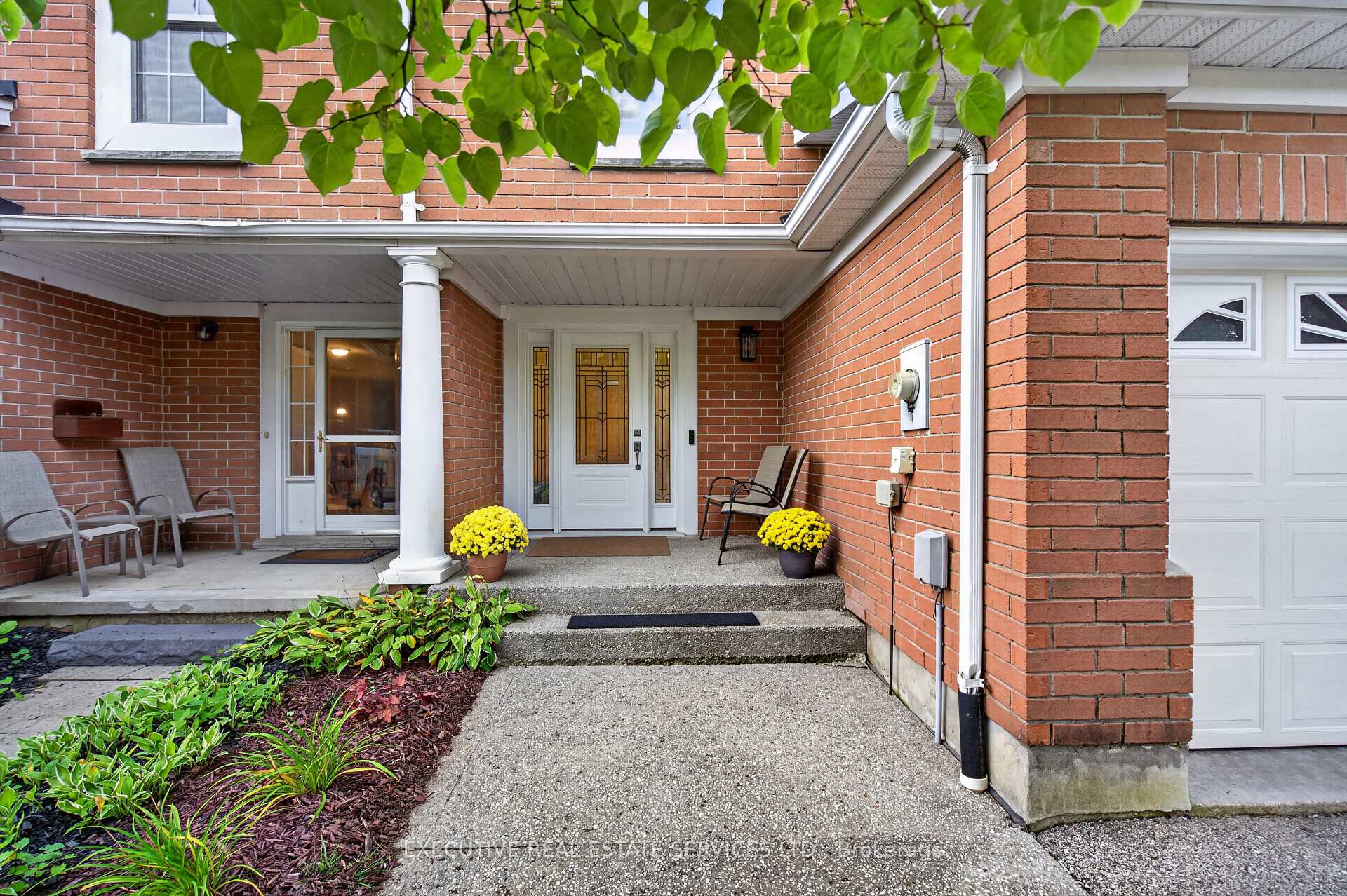 Photo 3 of 427 Beaver Creek Road, Waterloo, Columbia Forest — HOMEH
