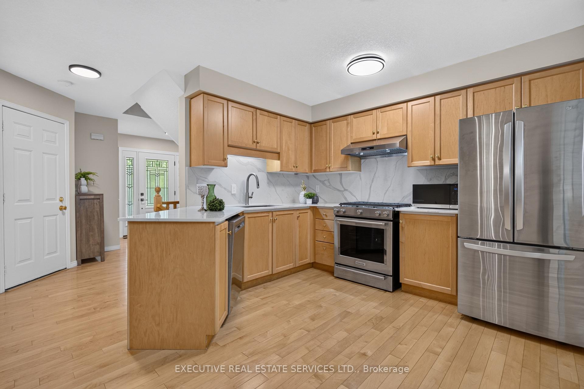 Photo 13 of 427 Beaver Creek Road, Waterloo, Columbia Forest — HOMEH