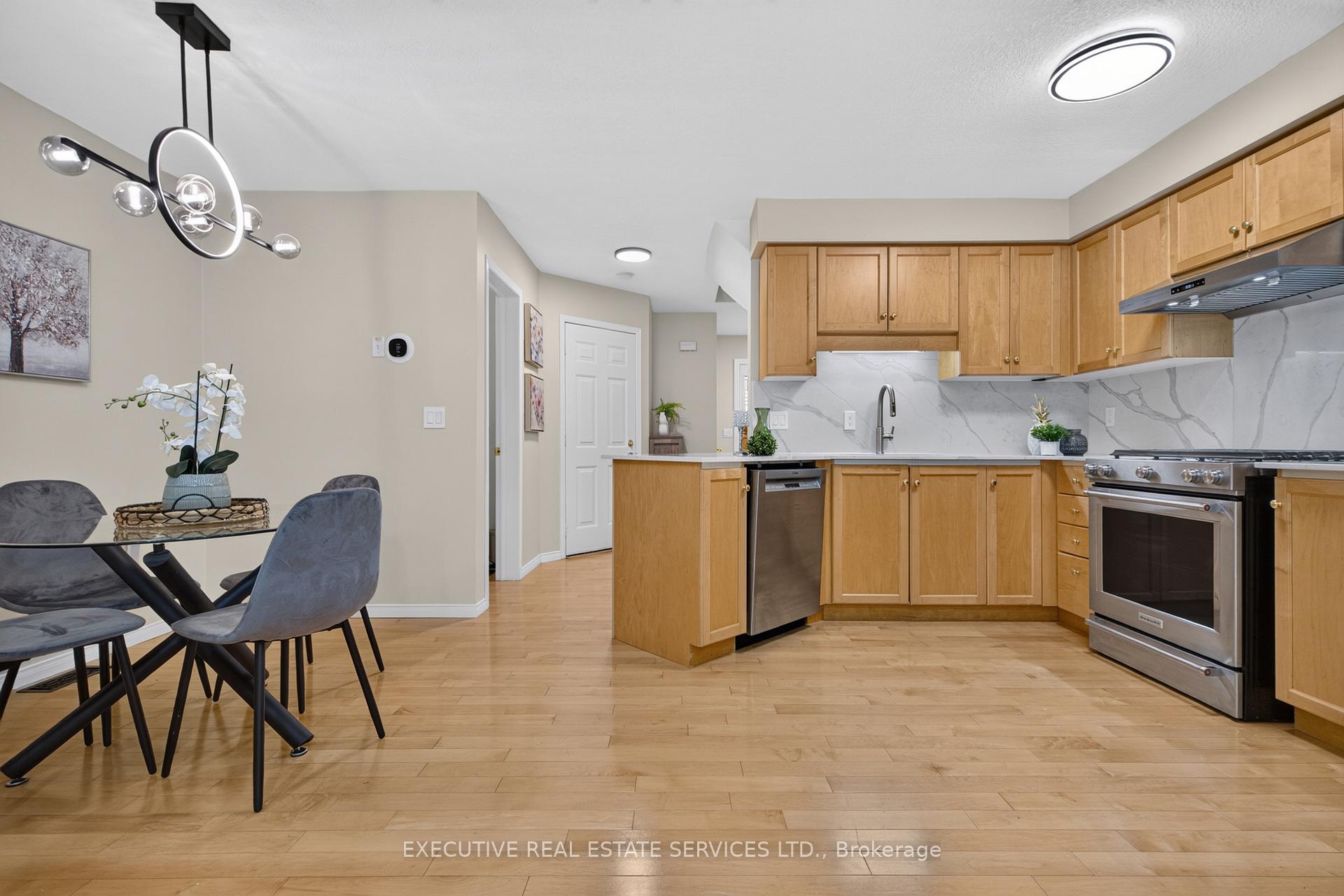 Photo 14 of 427 Beaver Creek Road, Waterloo, Columbia Forest — HOMEH