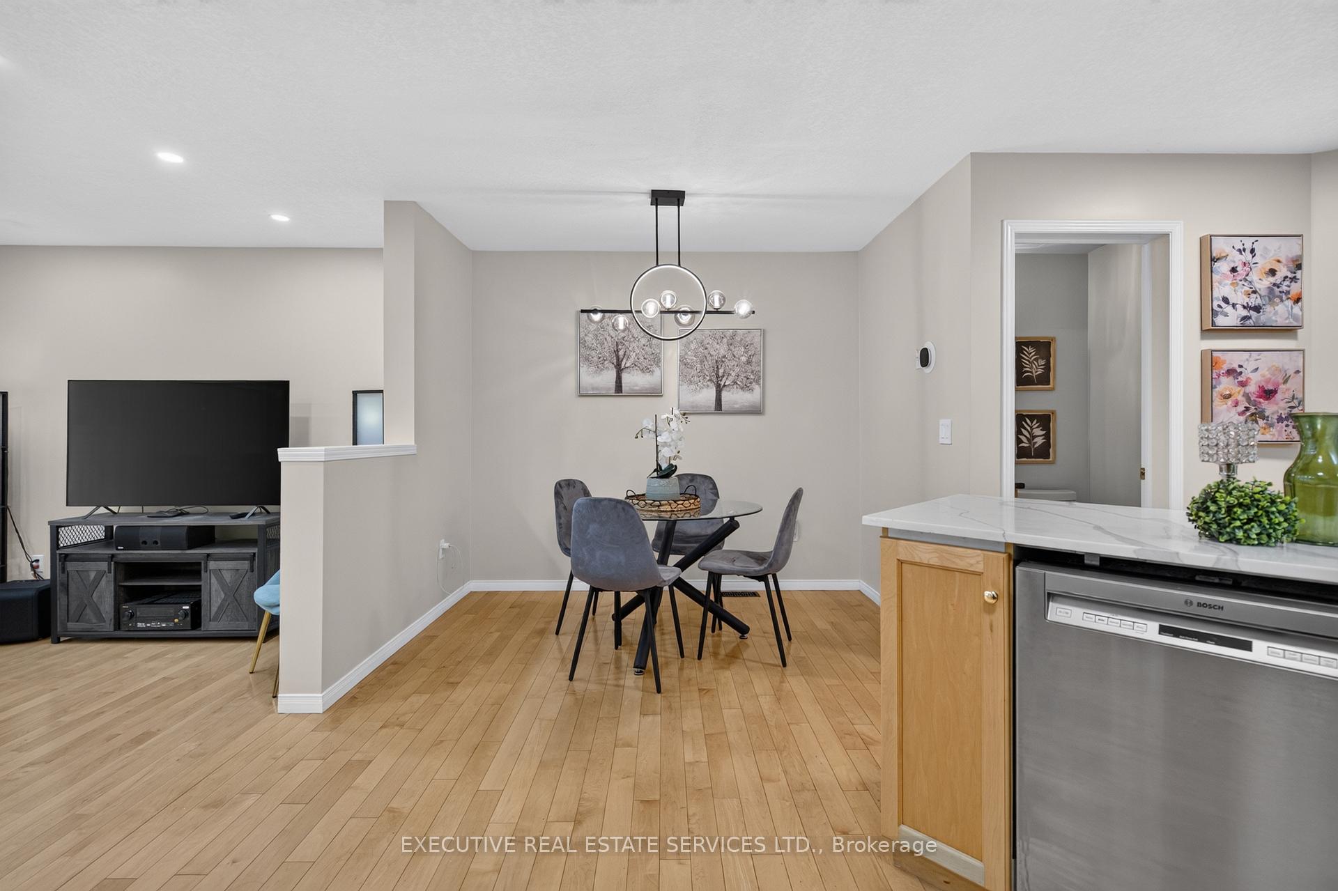 Photo 17 of 427 Beaver Creek Road, Waterloo, Columbia Forest — HOMEH
