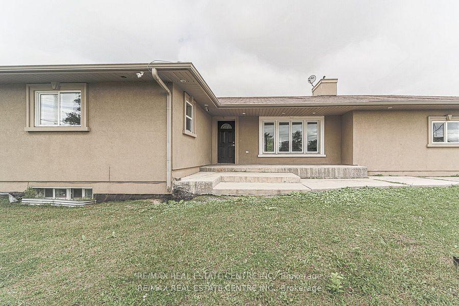 Photo 7 of 3024 Countryside Drive, Brampton, Vales of Castlemore North — HOMEH