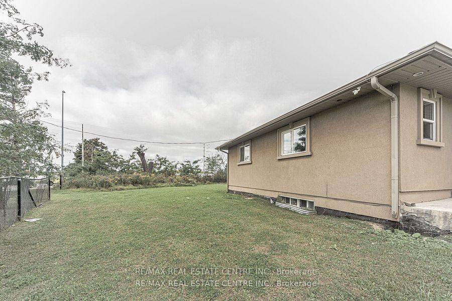 Photo 8 of 3024 Countryside Drive, Brampton, Vales of Castlemore North — HOMEH
