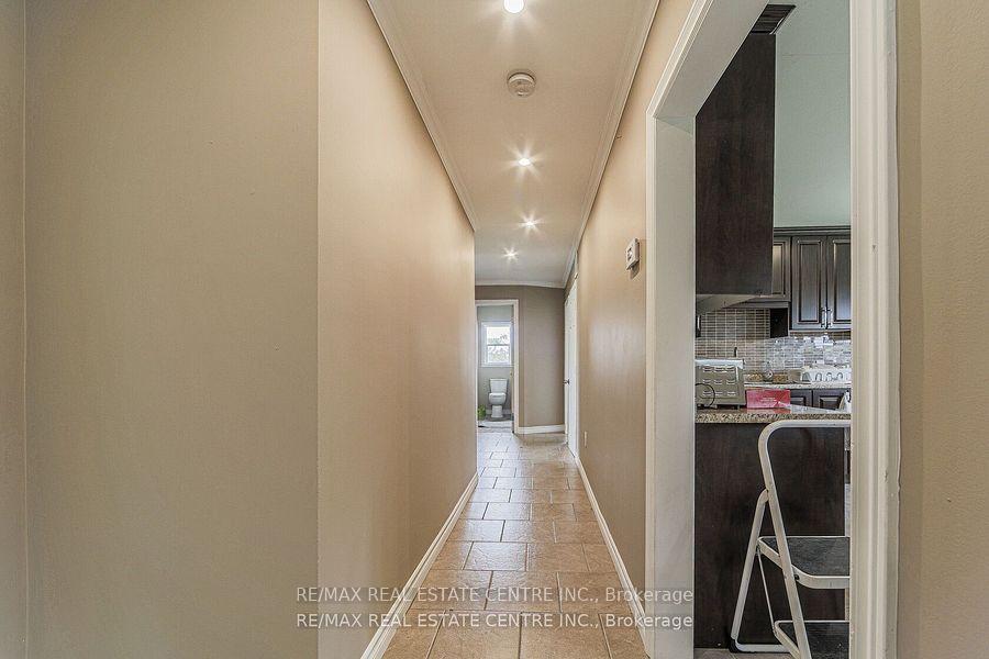 Photo 16 of 3024 Countryside Drive, Brampton, Vales of Castlemore North — HOMEH