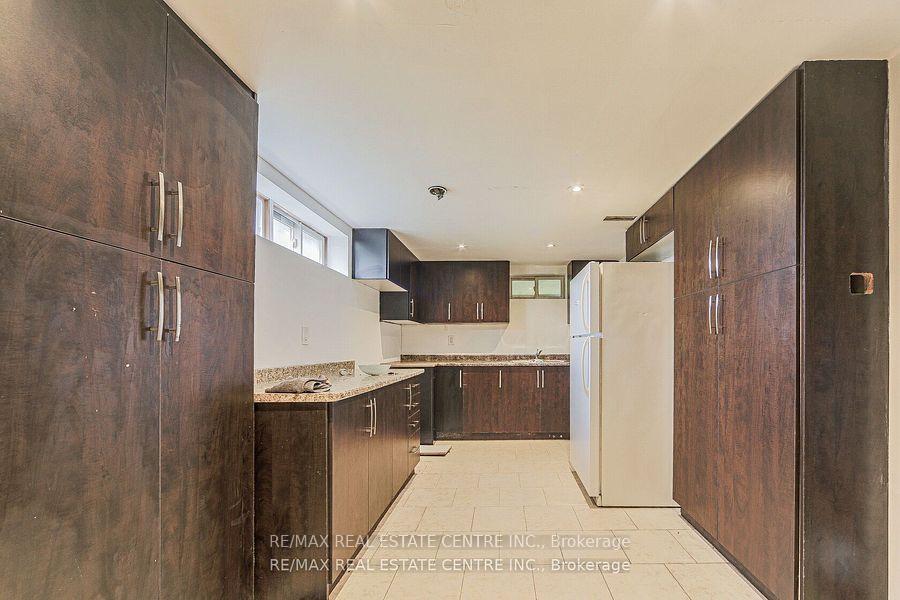 Photo 22 of 3024 Countryside Drive, Brampton, Vales of Castlemore North — HOMEH