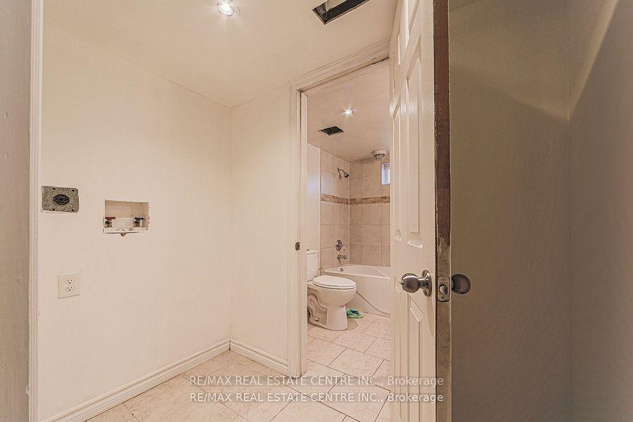 Photo 26 of 3024 Countryside Drive, Brampton, Vales of Castlemore North — HOMEH