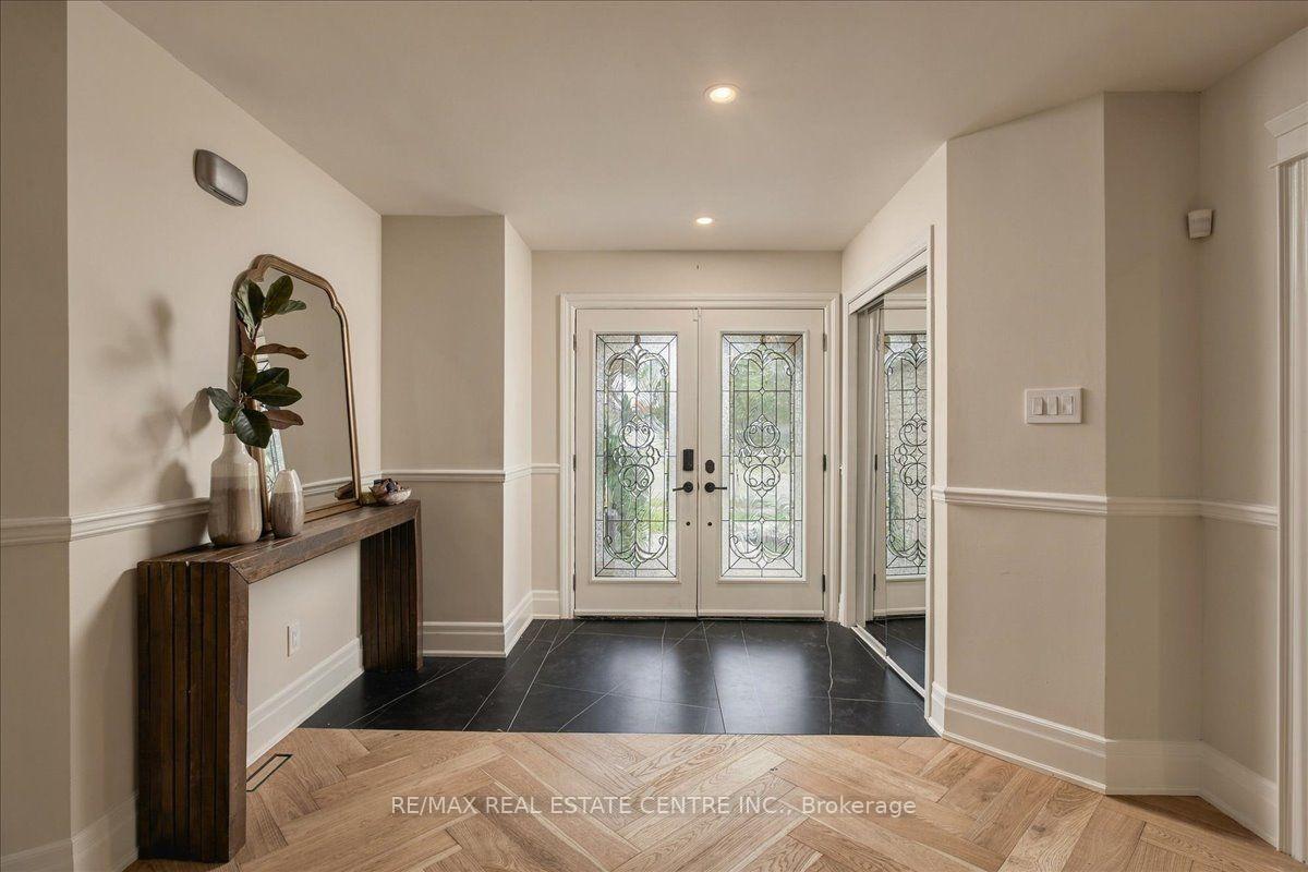 Photo 2 of 1749 Heritage Way, Oakville, Glen Abbey — HOMEH