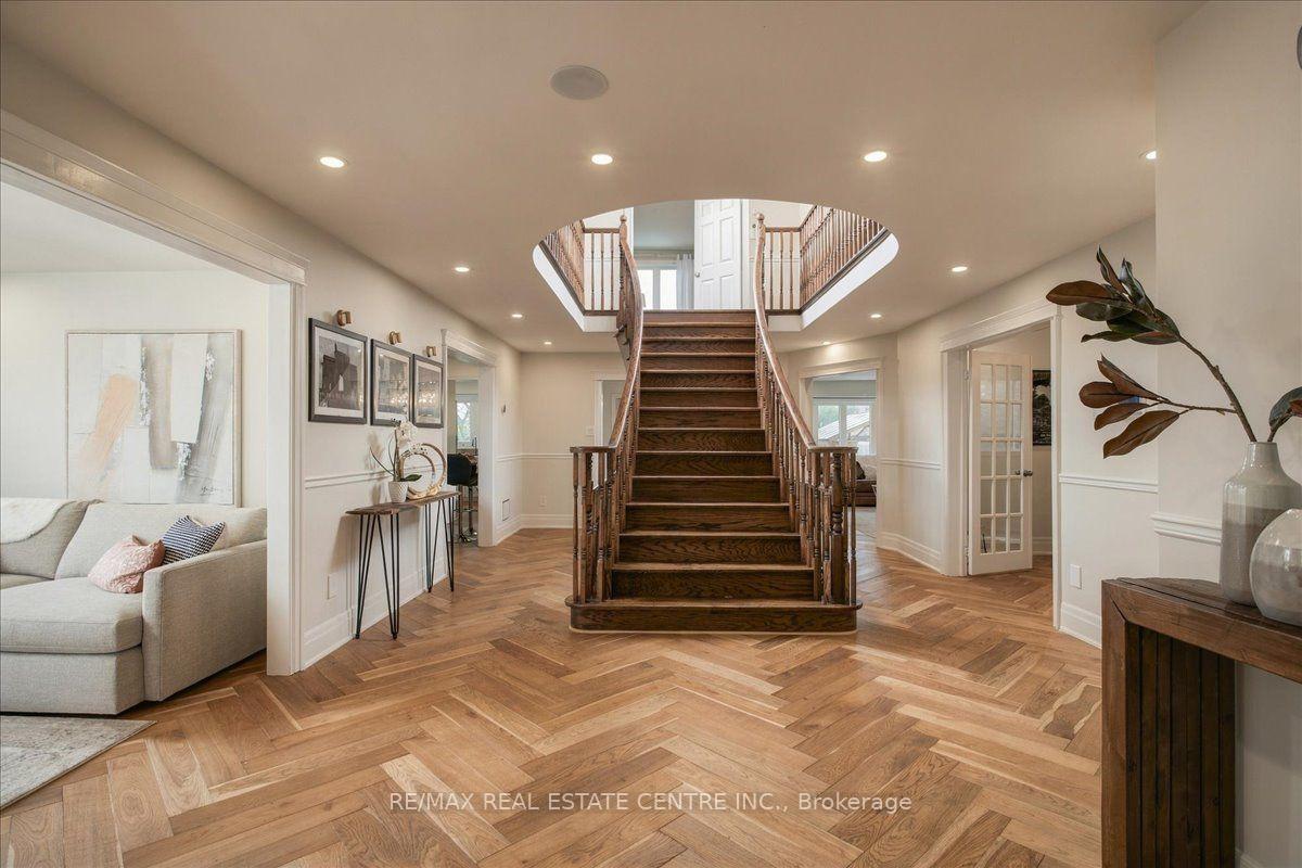 Photo 3 of 1749 Heritage Way, Oakville, Glen Abbey — HOMEH