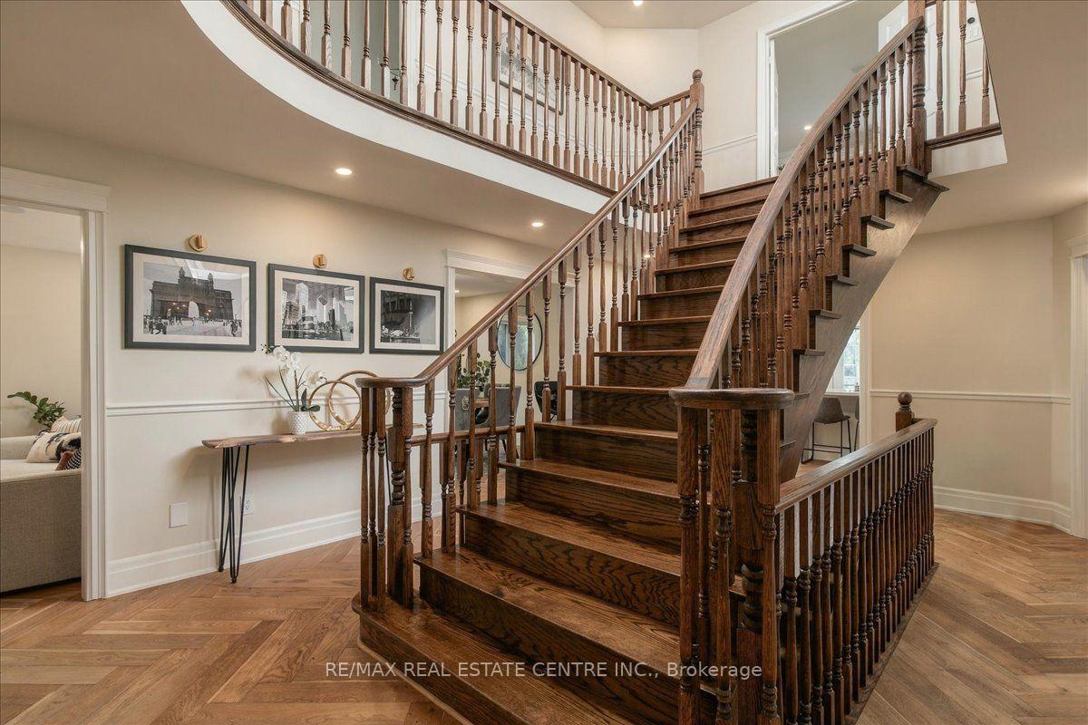 Photo 4 of 1749 Heritage Way, Oakville, Glen Abbey — HOMEH